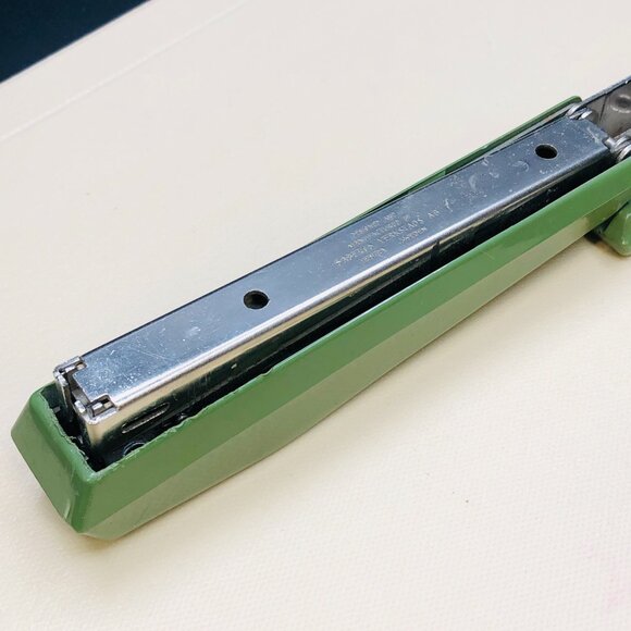 Vintage Avocado Green Stapler: ISABERGS VERKSTADS Apsco 17, MCM Office Accessory - Picture 8 of 14